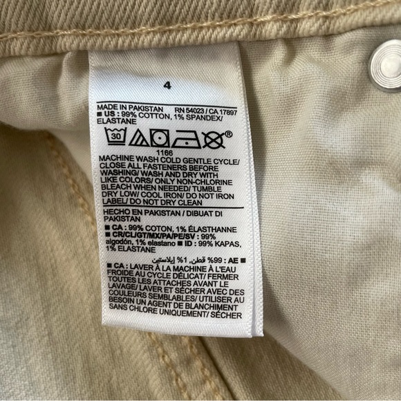 Old Navy Higher High Rise Sky-Hi A-Line Secret Smooth Pocket Jean Short SZ 4 - Picture 5 of 5